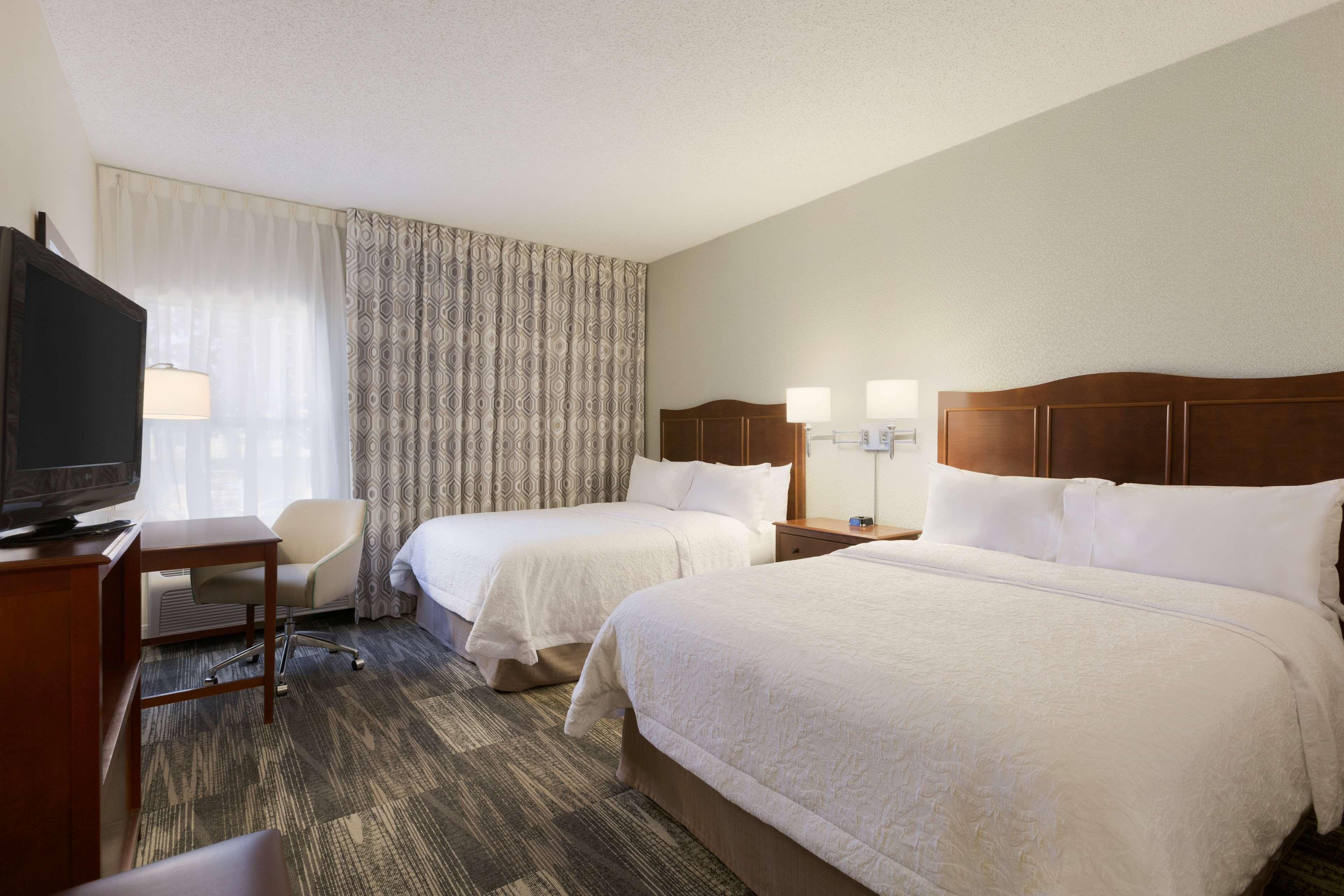 Hampton Inn זנסוויל מראה חיצוני תמונה