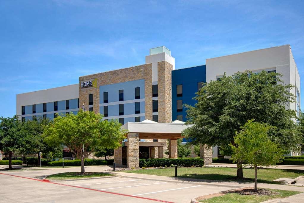 Hampton Inn זנסוויל מראה חיצוני תמונה