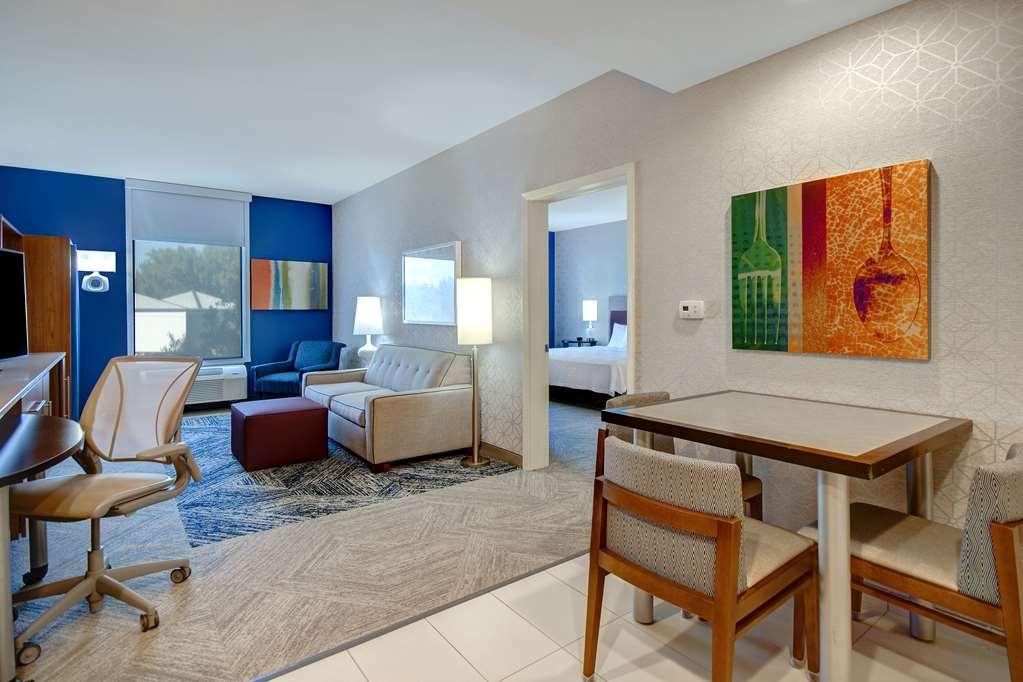 Hampton Inn זנסוויל חדר תמונה