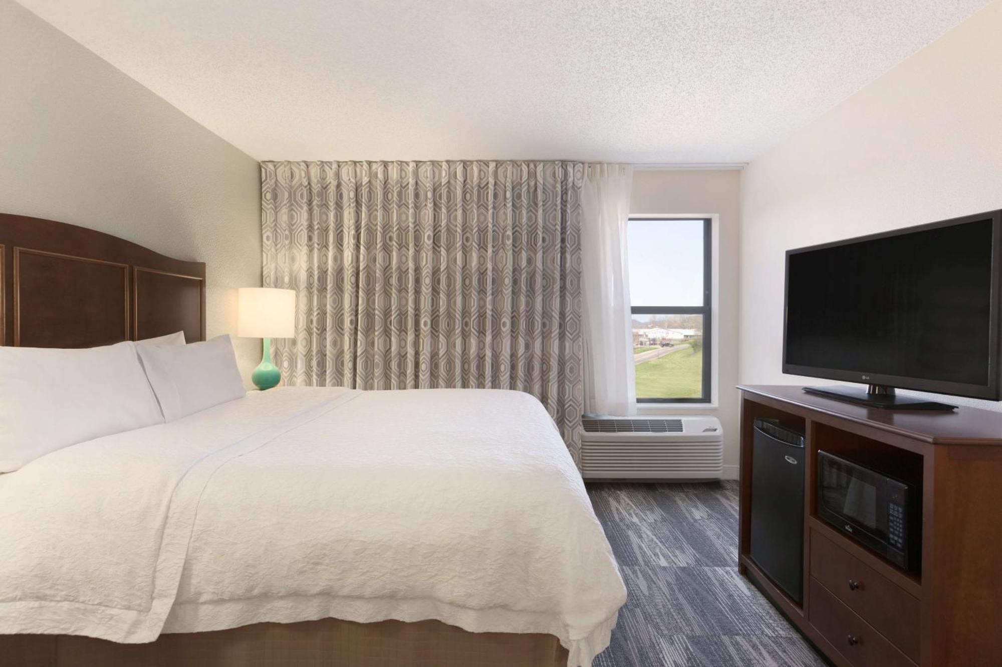 Hampton Inn זנסוויל מראה חיצוני תמונה